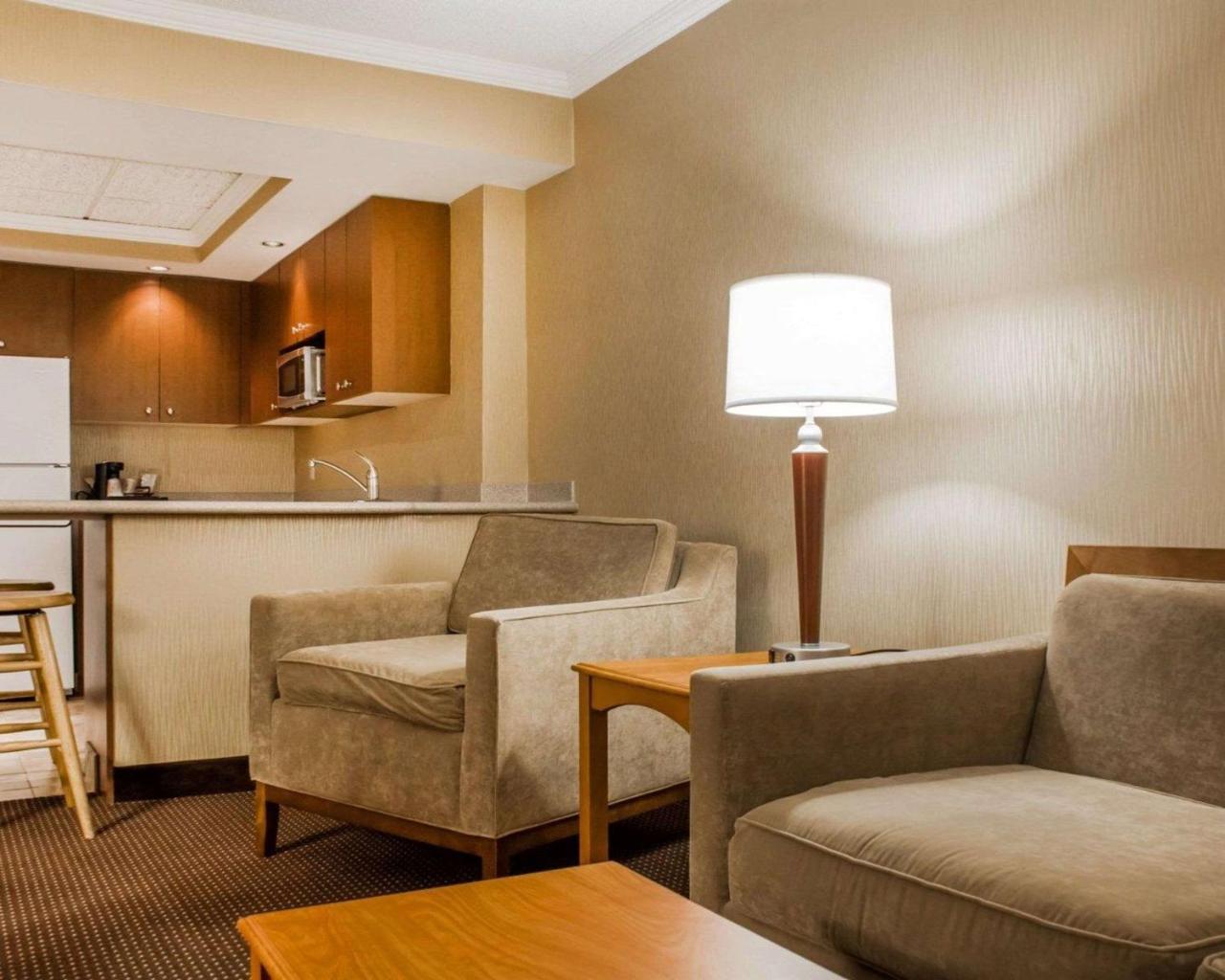Clarion Hotel & Suites Riverfront Освіґо Екстер'єр фото